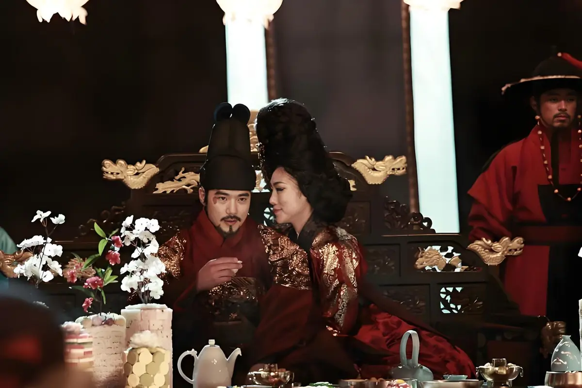 《奸臣》未删减版高清免费在线观看-韩国电影奸臣完整版无广告播放-高清画质看全集