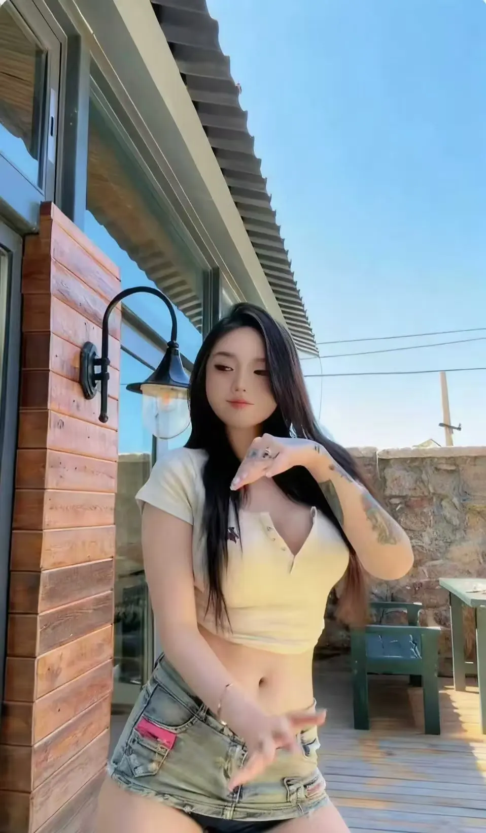 《Meena 成美男》高清全集无删减免费在线观看-网盘资源便捷存储-无广告清爽观影-一次看遍Meena成美男-中文版全集中文版强势来袭