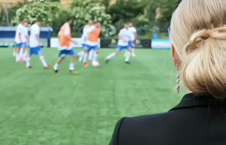 法国电影《Footballers'Moms》高清完整版免费在线观看-足球队的女老板们中字资源-Footballers'Moms全集在线播放